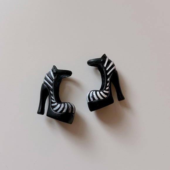 Monster High Doll Frankie Stein (G1) Shoes - Picture 1 of 3